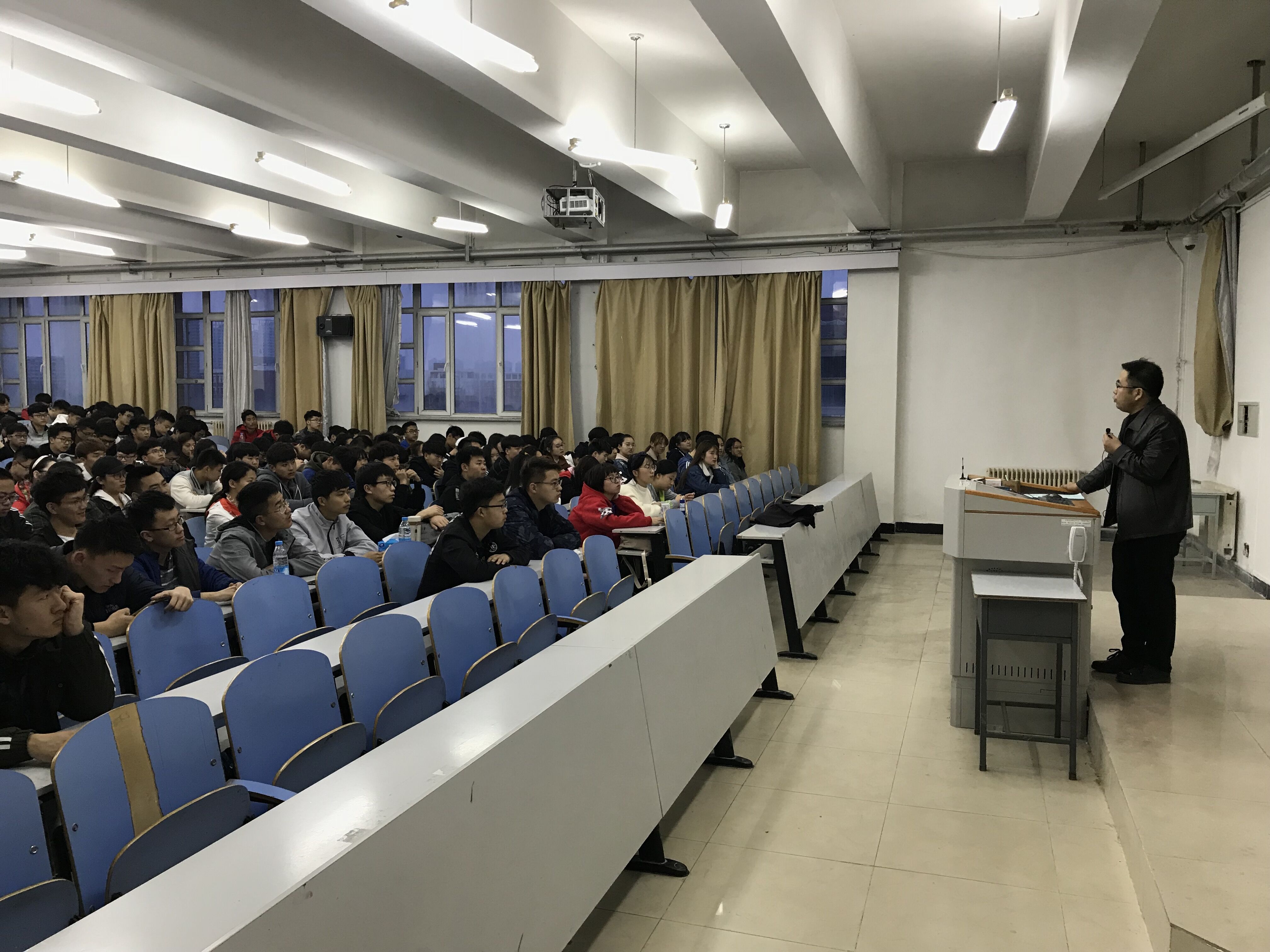 1522719658300010714.jpg 1522719658300010714.jpg